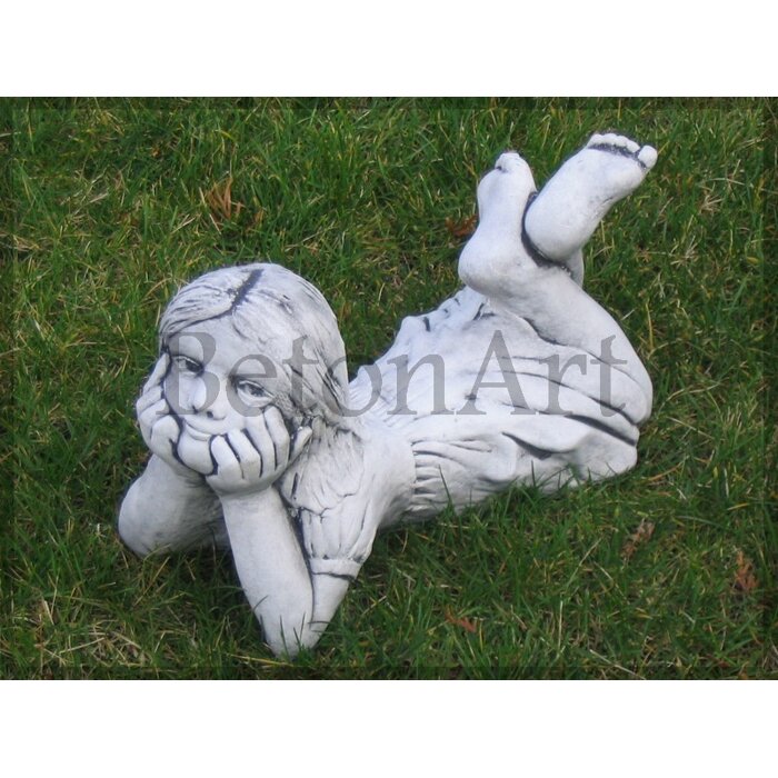 Dievča ležiace  103